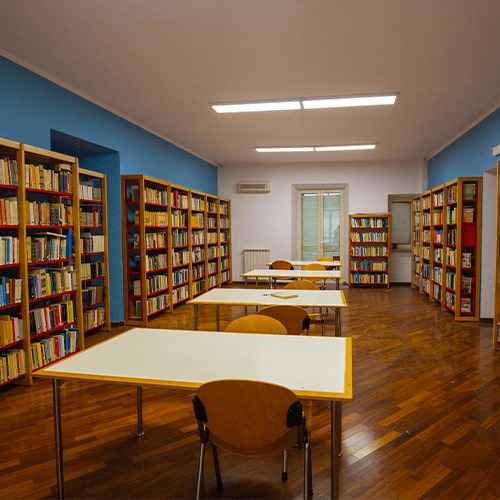 biblioteca sala adulti