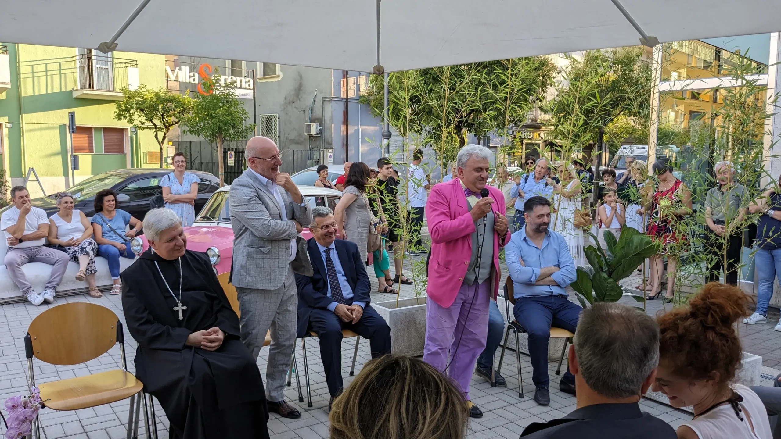 Vernissage i colori del mondo Palazzo della cultura