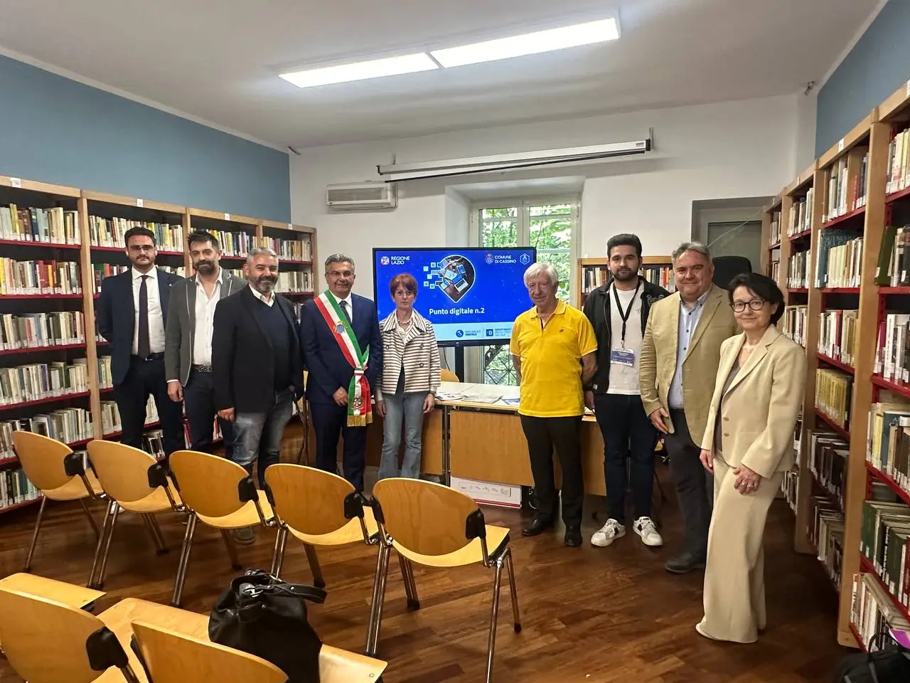 Cassino, 11 Maggio 2024 - Il Palazzo della Cultura, si conferma come un vero e proprio punto di riferimento per la città, oltre a ospitare mostre, convegni e iniziative di vario genere, il Palazzo della Cultura da oggi è anche sede di uno sportello digitale.
